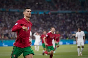 Ronaldo ošamario reprezentativca Irske?!